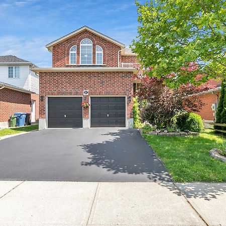 2 Bedroom Luxury Apartment Guelph Exterior foto